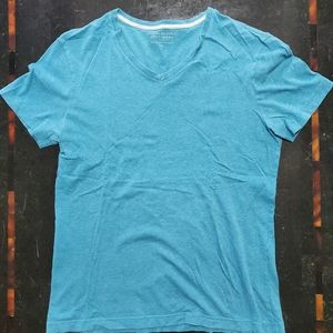 Banana Republic| blue v-neck t-shit size M